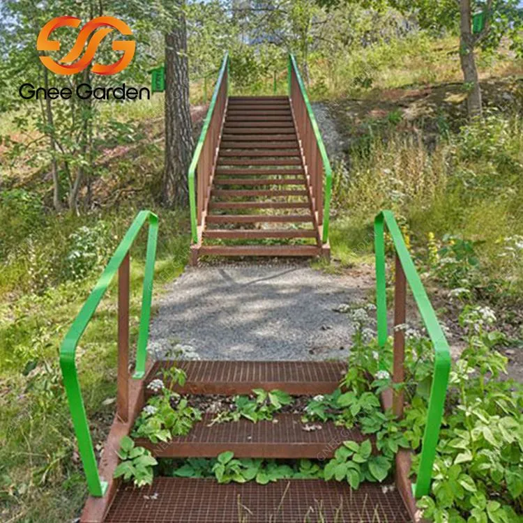 Paslı Hava Şartlarına Dayanıklı Çelik Bahçe Merdivenleri