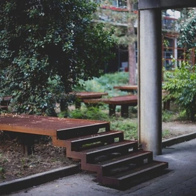 Özel Yapılmış Corten Çelik Bahçe Basamakları